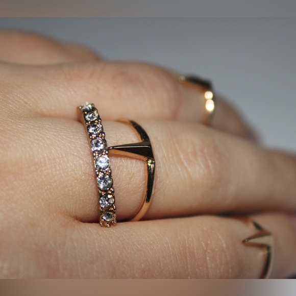 Forever21- Bundle of Gold Rings - Picture 3 of 5